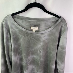 Cupio sweatshirt top. Size XL. Women’s Grey Green Tie Dye mid-sleeve comfy top.
